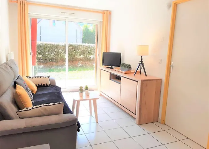 T2 Avec Jardin - 6 Couchages, 3 étoiles, Parking, Wifi - - Fr-1-457-224